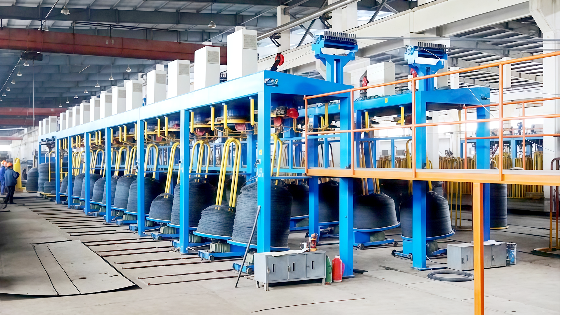 ¿Cómo garantiza la máquina tensora de alambre una tensión uniforme durante el proceso de bobinado del alambre?